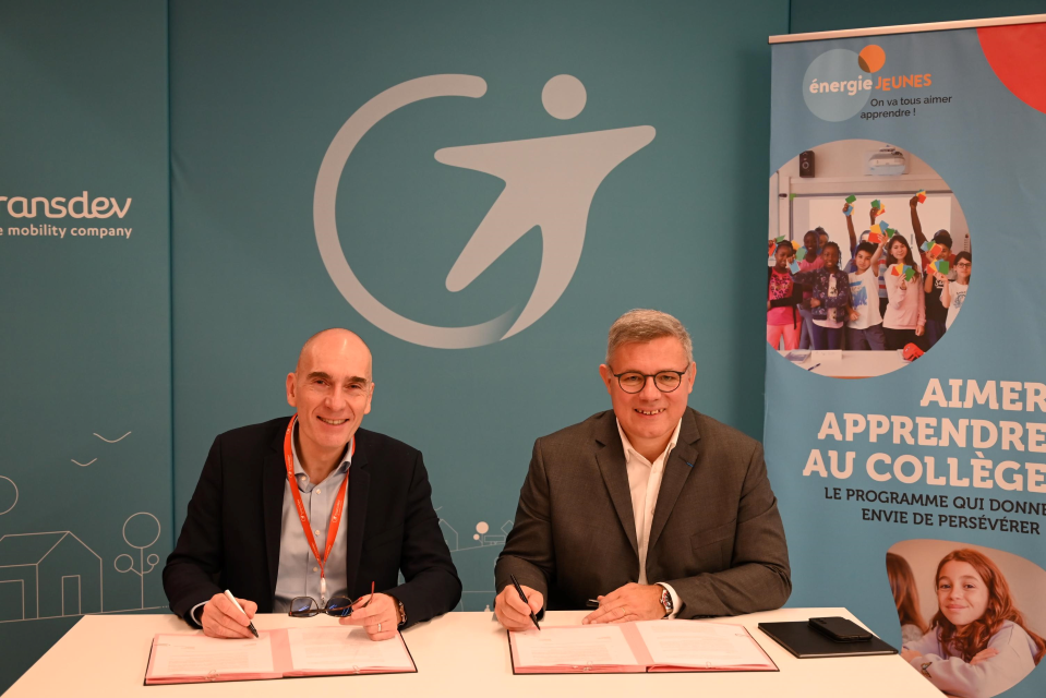 Signature pour le Partenariat Transdev Energie Jeunes