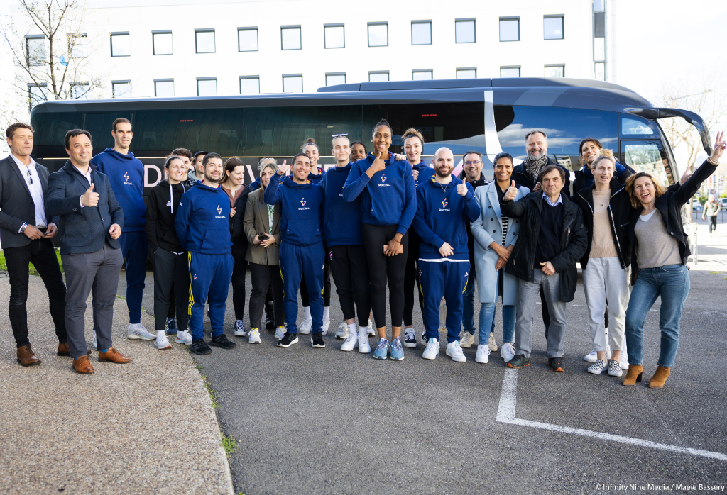 Nouveau car avec LDLC ASVEL Féminin