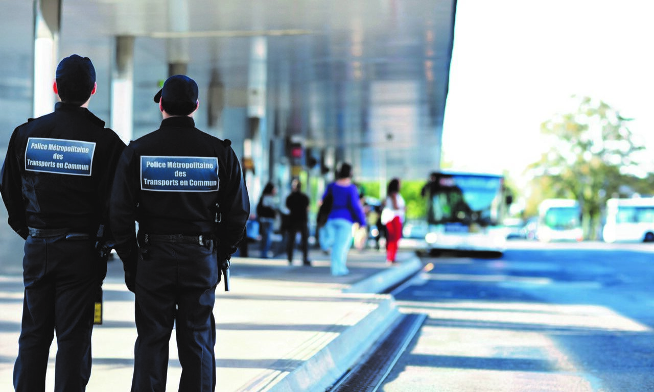 Police méropolitaine des transports_Montesson-bus stop