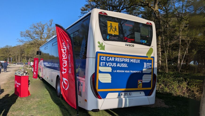 Car scolaire rétrofité à Sillé-le-Guillaume