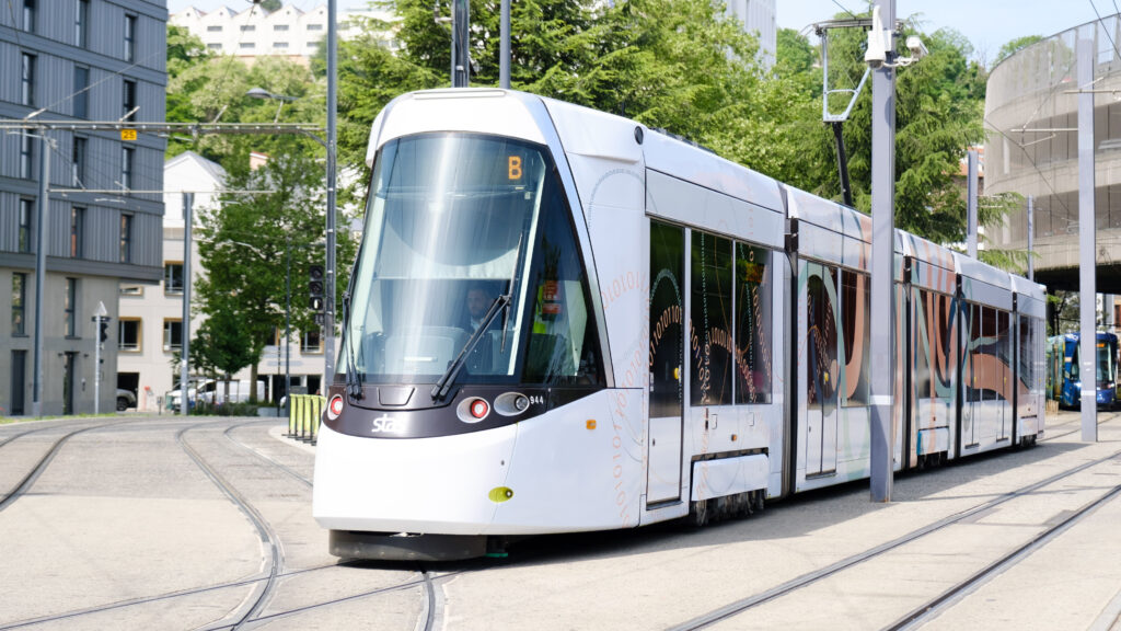 Un tramway nommé design tramway décoré
